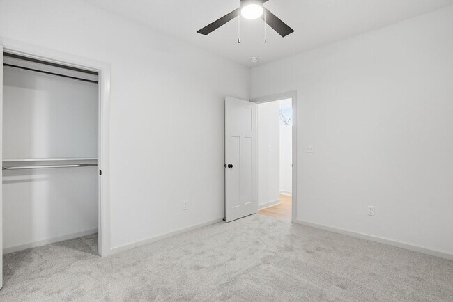 Building Photo - 3 Bed | 2 Bath Luxury Duplex