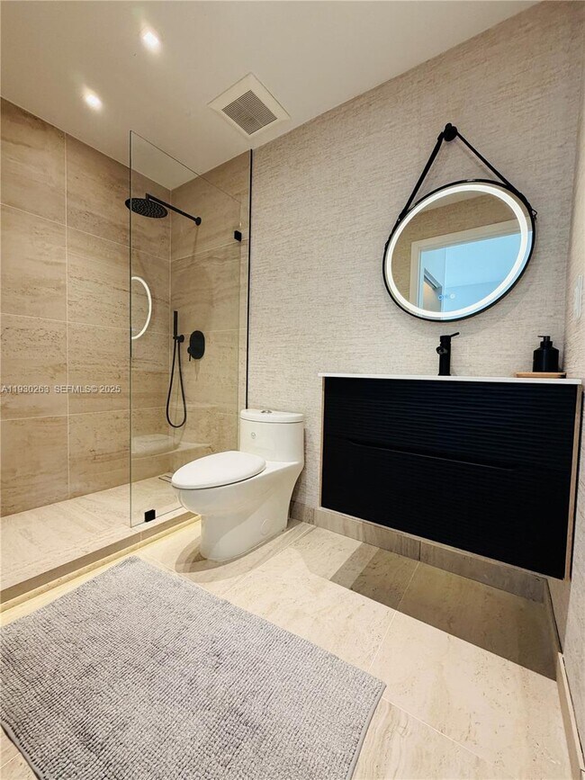 Building Photo - 7320 NW 114th Ave