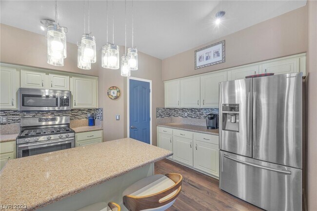 Building Photo - 3824 Sunking St