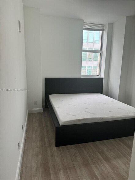 Building Photo - 111 E Flagler St