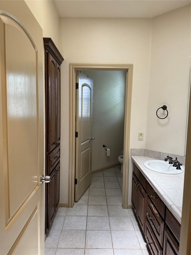 Building Photo - 10913 Sans Souci Pl