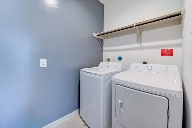 Building Photo - 29631 Ella Larchmont Ct