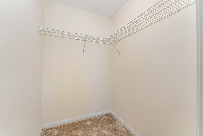 Building Photo - 243 Raven Run