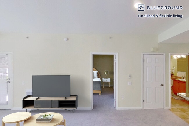 Building Photo - 1099 Admiral Ct