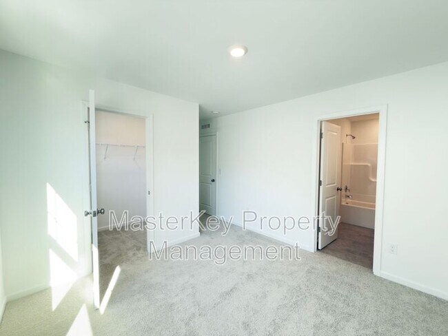 Building Photo - 1504 Crescent Townes Wy