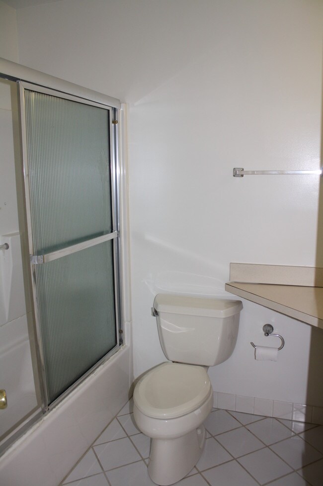 Building Photo - 7923 Ridge Ave