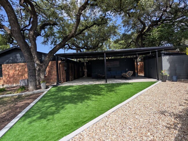 Building Photo - 4421 Cedar Mountain Dr