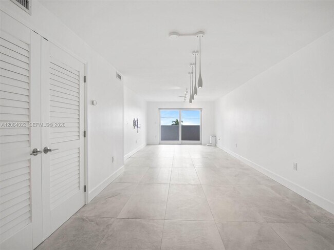 Building Photo - 6725 Harding Ave