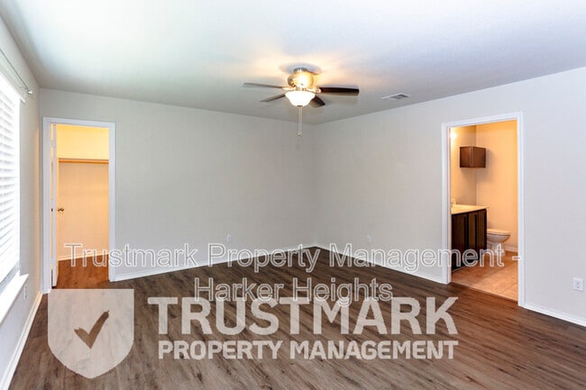 Building Photo - 1321 Cozy Creek Dr
