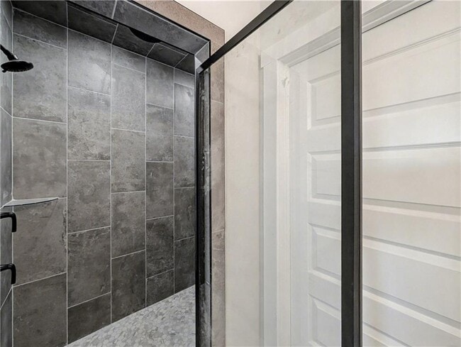 Building Photo - 6905 SW Basswood Ave