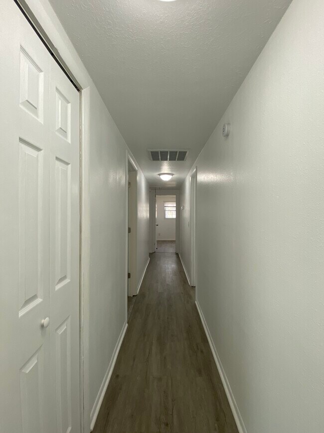 Building Photo - 12120 71st St E