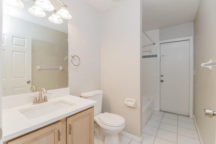 Building Photo - 29114 Crossland Dr