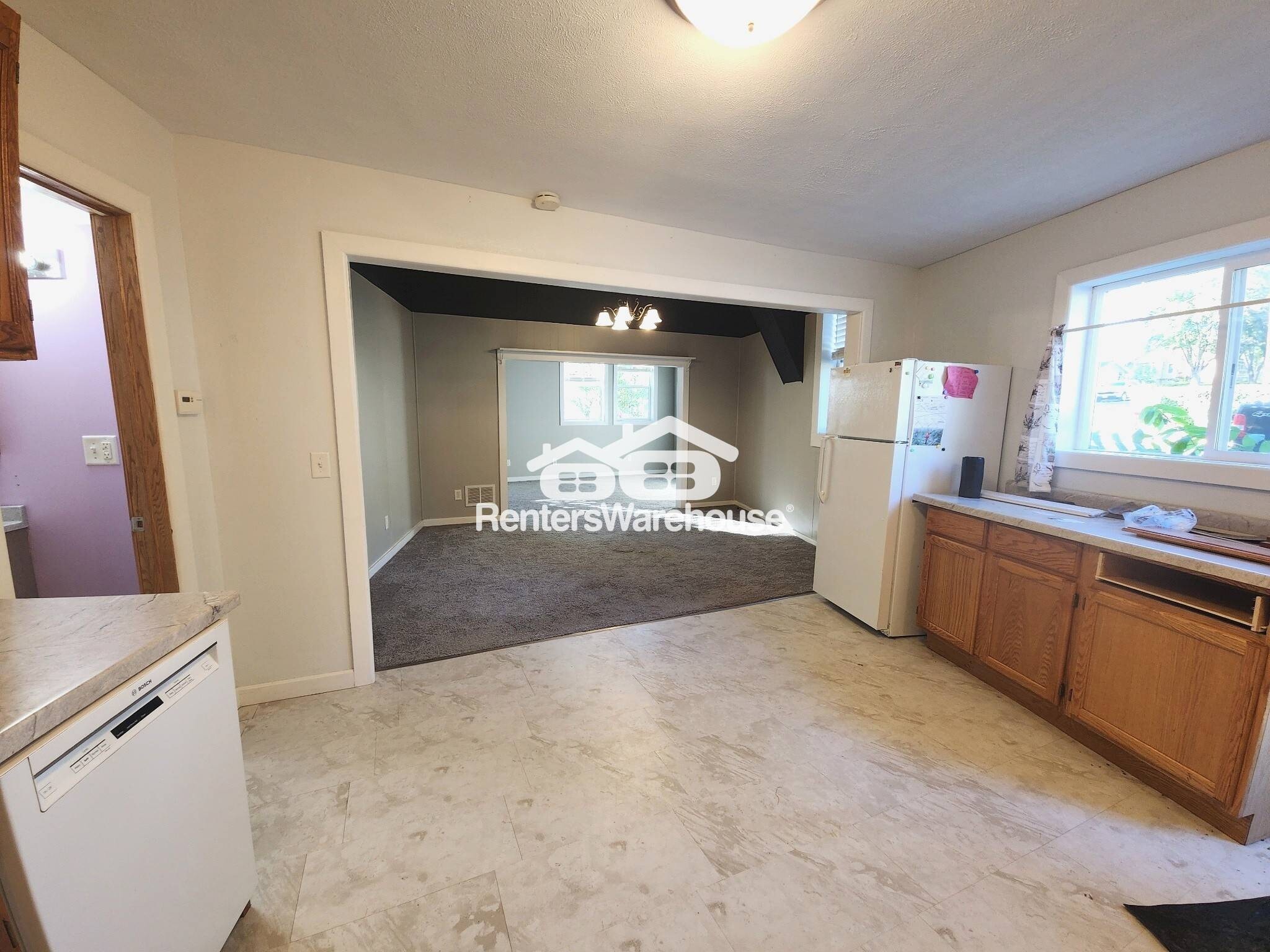 Building Photo - 200 N Vine St