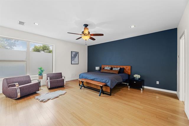 Building Photo - 4411 Roseland Ave