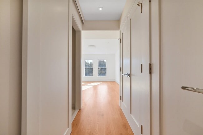 Building Photo - 122 Jefferson St