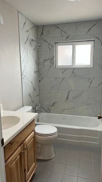 Building Photo - 3708 Sierra Vista Dr