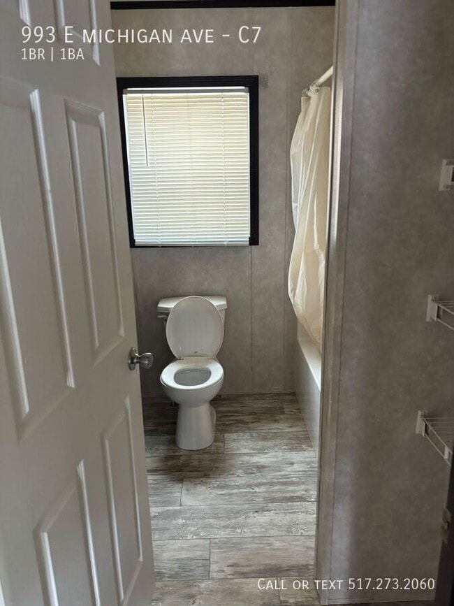 Building Photo - 993 E Michigan Ave