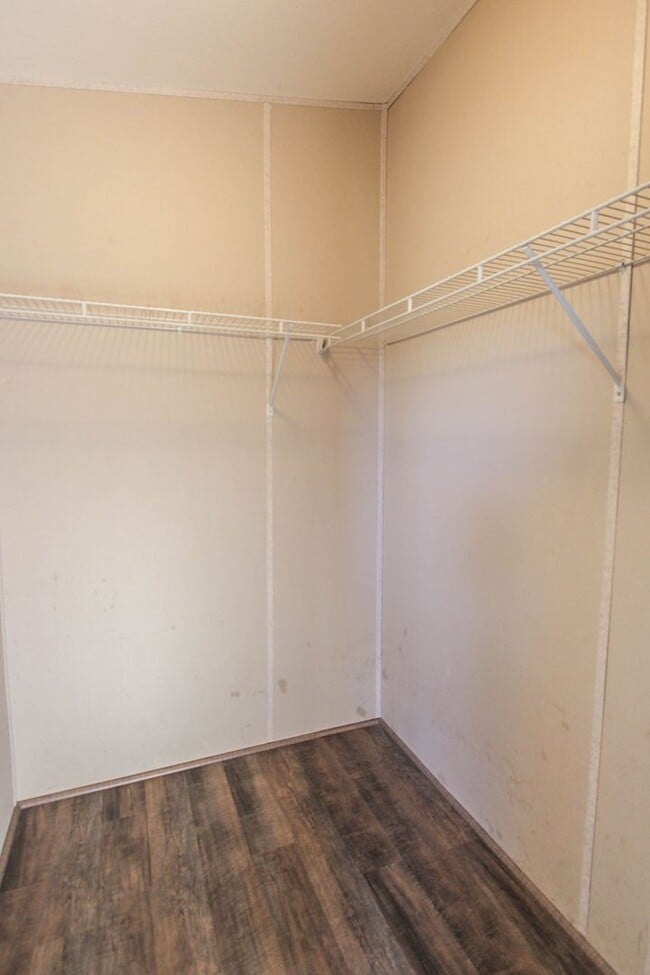 Building Photo - Horse Property on 3.3 Acres - MOVE IN SPECIAL