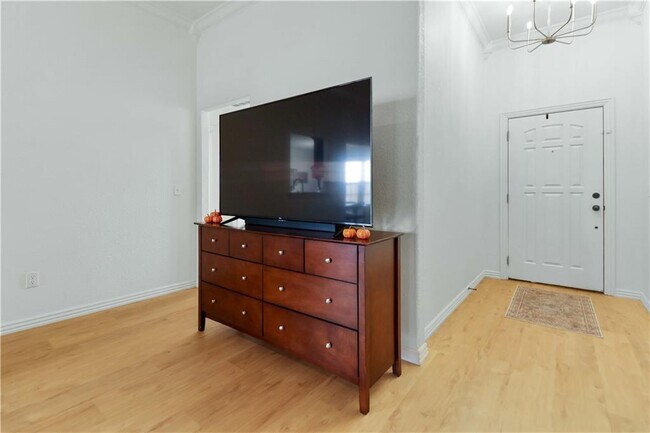 Building Photo - 3000 SW Wentworth Ave