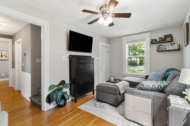 Building Photo - 2 bedroom in Winchester MA 01890