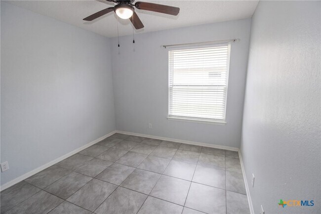 Building Photo - 2702 Cactus Dr