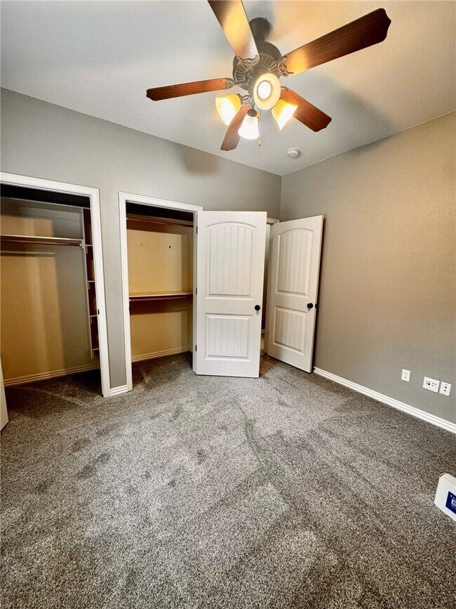 Building Photo - 6108 S 39th Pl