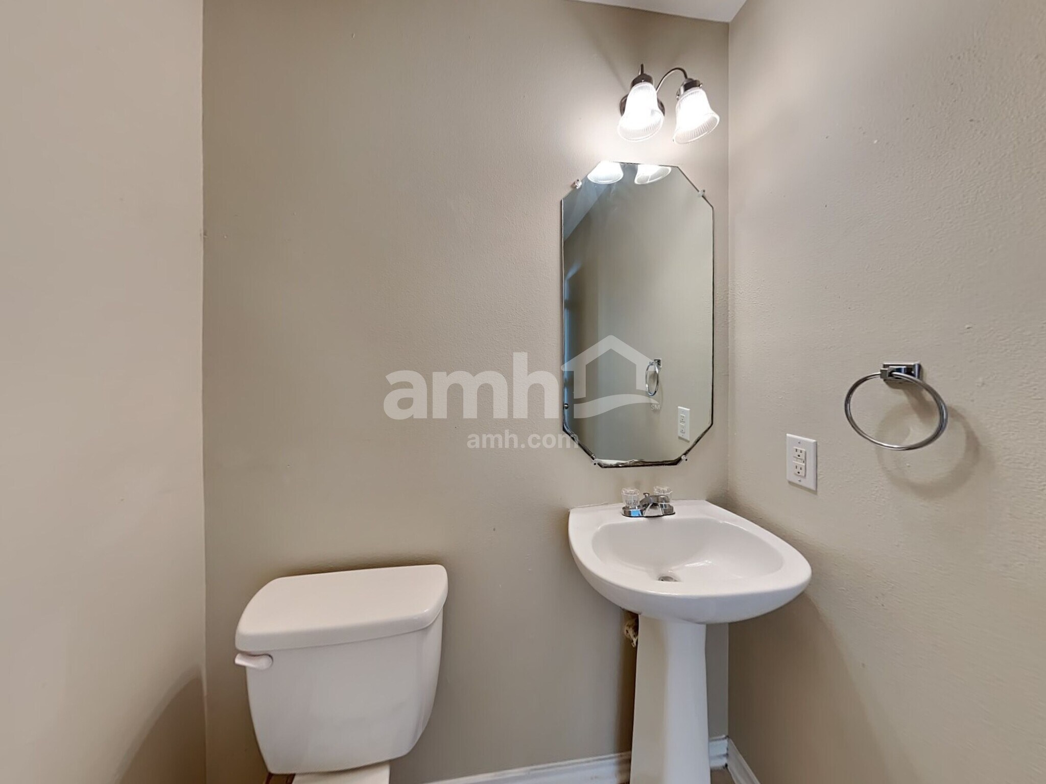 Building Photo - 24203 Silversmith Ln