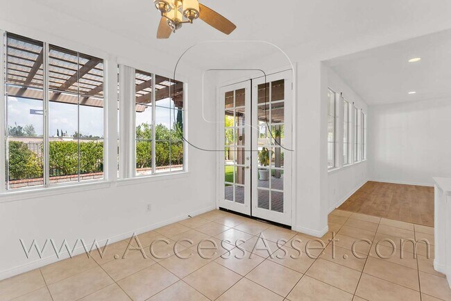 Building Photo - Huge 5 Bed/ 3.5 Bath Home In Desirable Gated Rancho Madera community In Temecula!