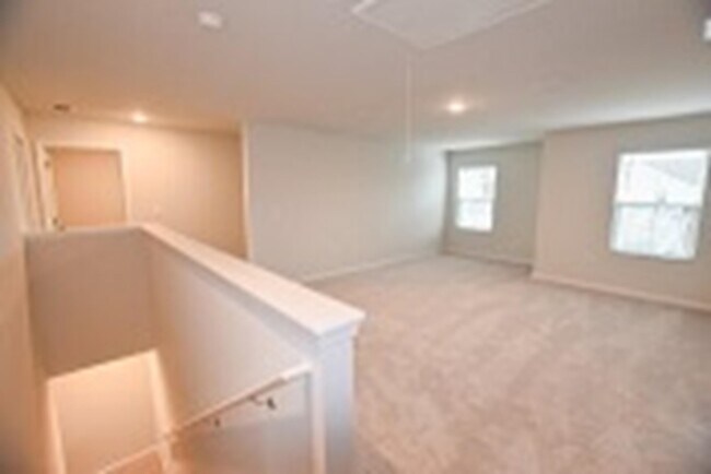 Building Photo - 1046 Laconic Dr