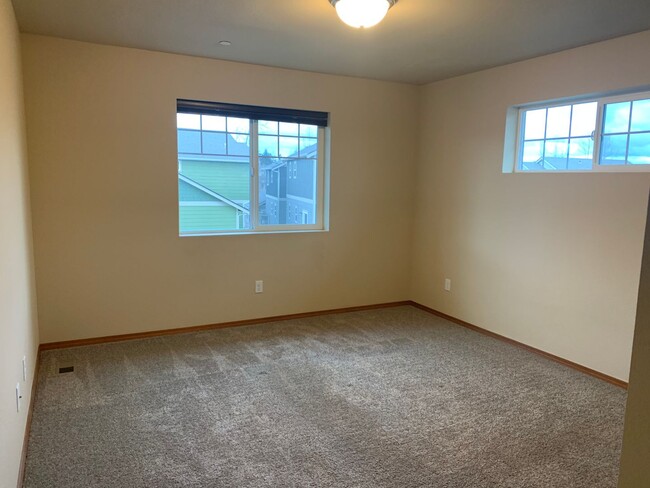 Building Photo - 3 Bedroom 2.5 Bathroom Home in Cordata Nei...