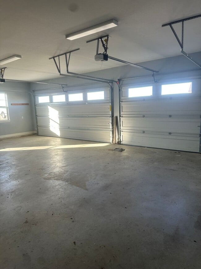 Building Photo - open concept 4bd - rent to own