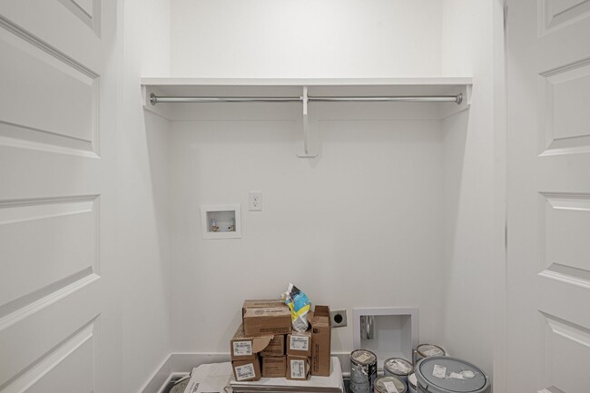 Building Photo - 3049 Inman Dr