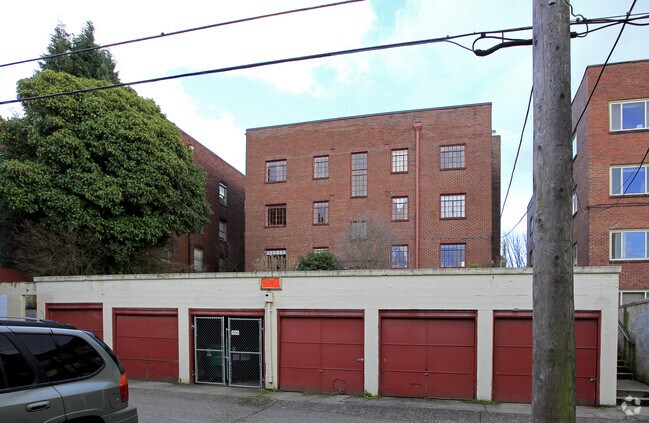 Building Photo - The 1811 Apartments