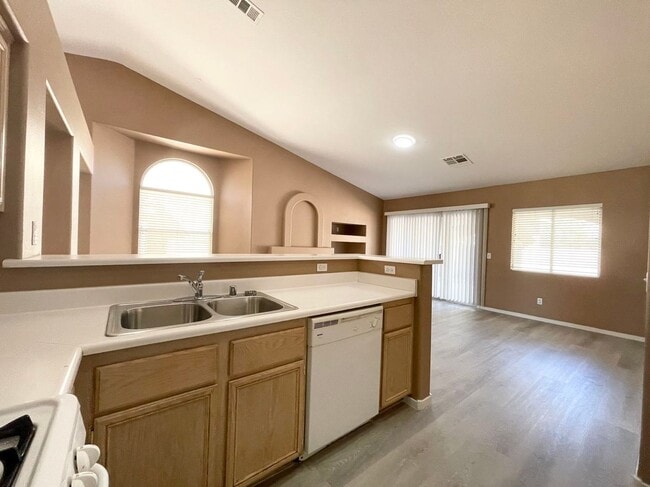 Building Photo - Nice 1-Story Single House