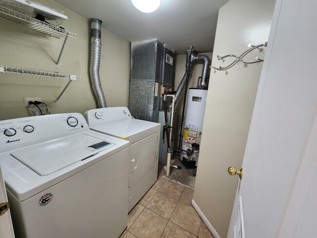 Building Photo - 4780 Amber Cir