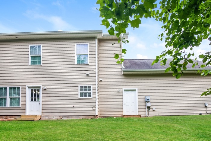 Building Photo - 7332 Icon Way