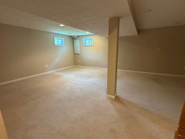 Building Photo - Beautiful, two-story, 4 bedroom home in Springboro!