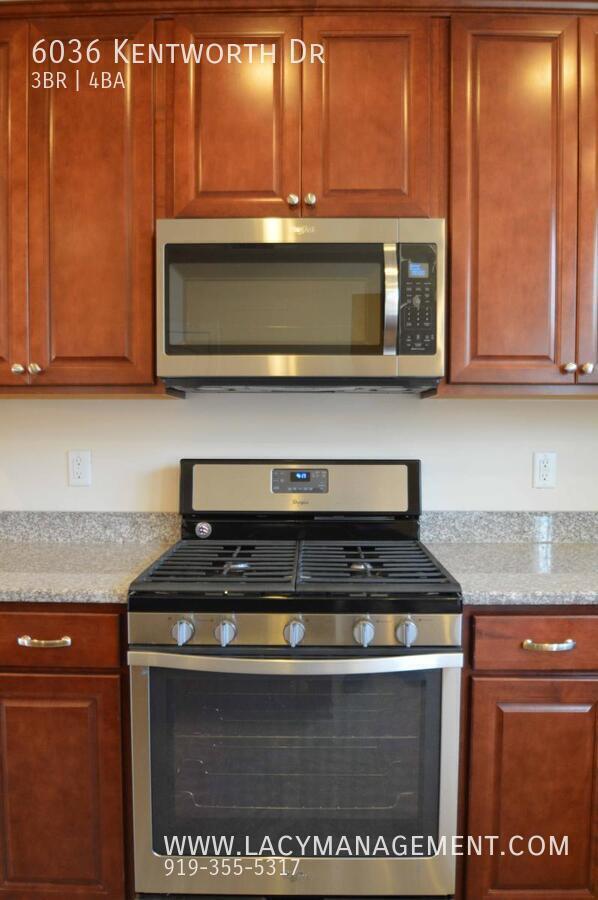 Building Photo - 6036 Kentworth Dr