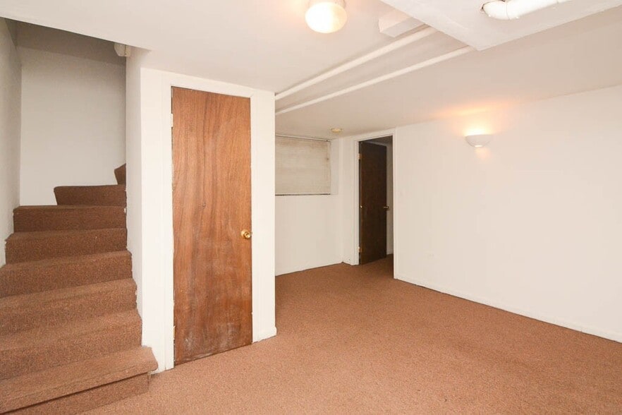 Building Photo - 3036 N Halsted St