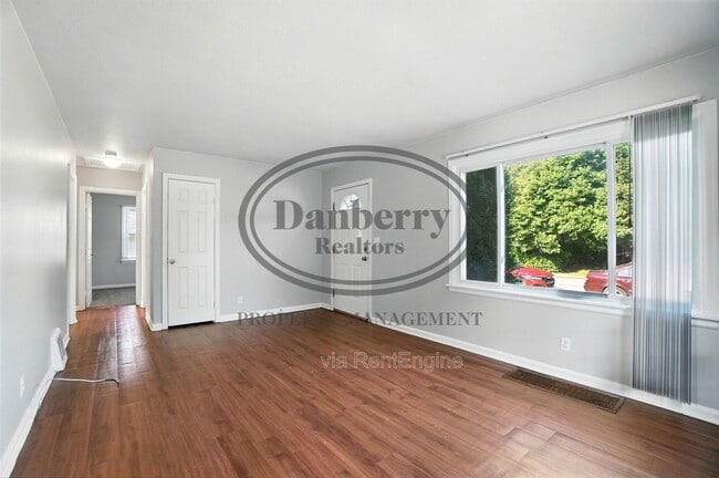 Building Photo - 1126 Searles Rd