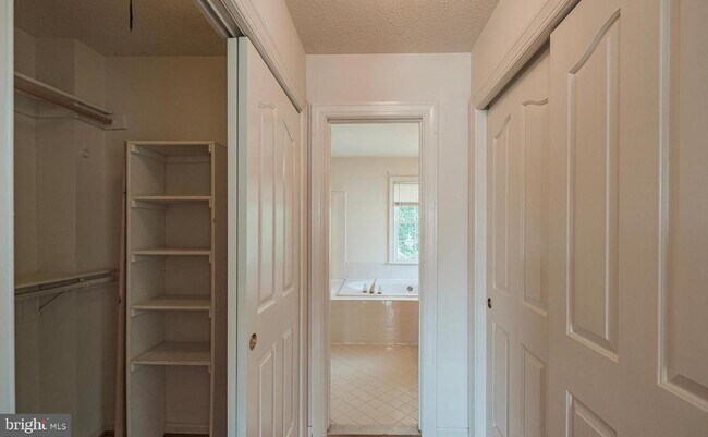 Building Photo - 14342 Brookmere Dr