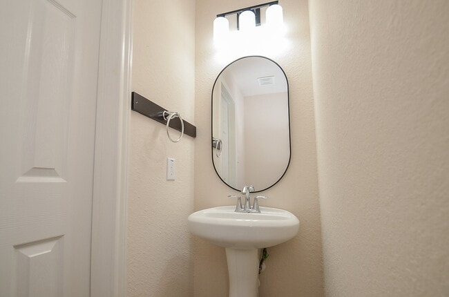 Building Photo - 24542 Folkstone Cir