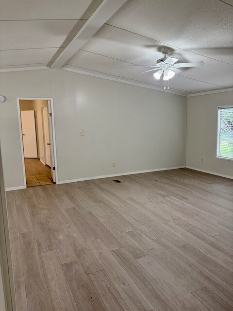 Building Photo - 104 Lonesome Ln