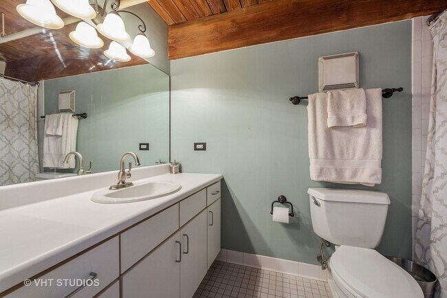 Building Photo - 1727 S Indiana Ave