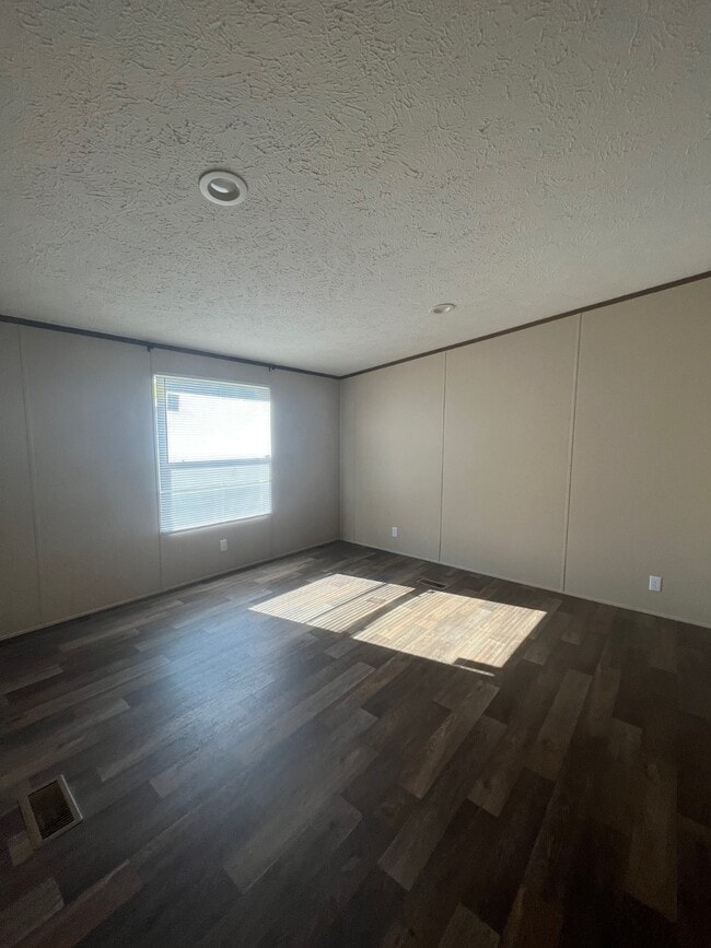 Building Photo - 113 High Ridge Ct