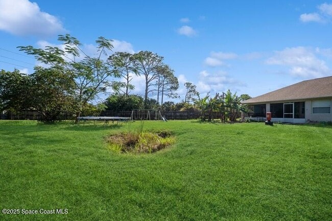 Building Photo - 437 Ward Rd SW