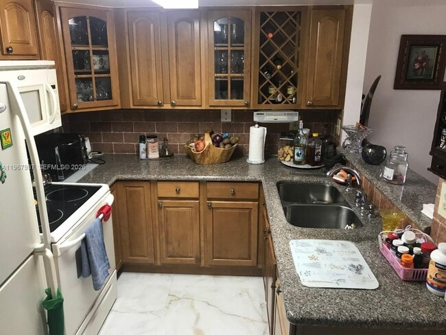 Building Photo - 301 NW 84th Ct