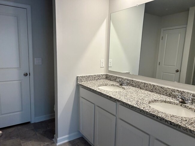 Building Photo - NEW AIKEN TOWNHOME