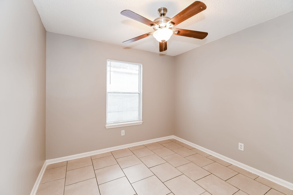 Building Photo - 9956 Somerset Grove Ln