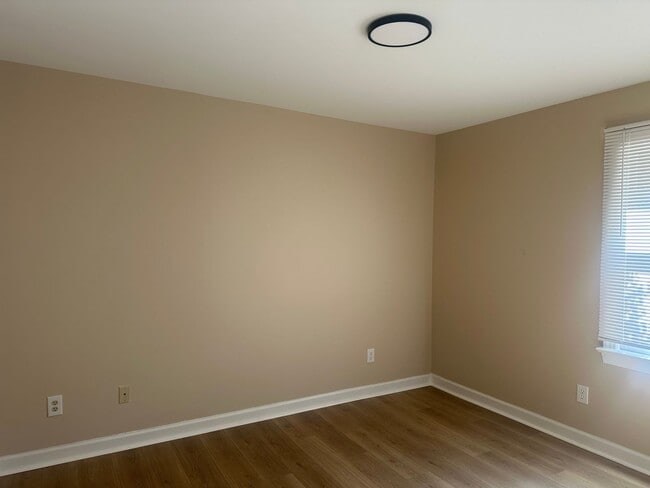 Building Photo - 2BR, 2BA Condo in Durham Woodcroft Community